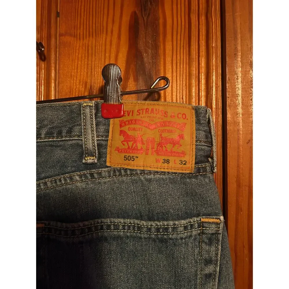 Levi’s men’s 505 straight leg jeans classic fit cotton size 38x32